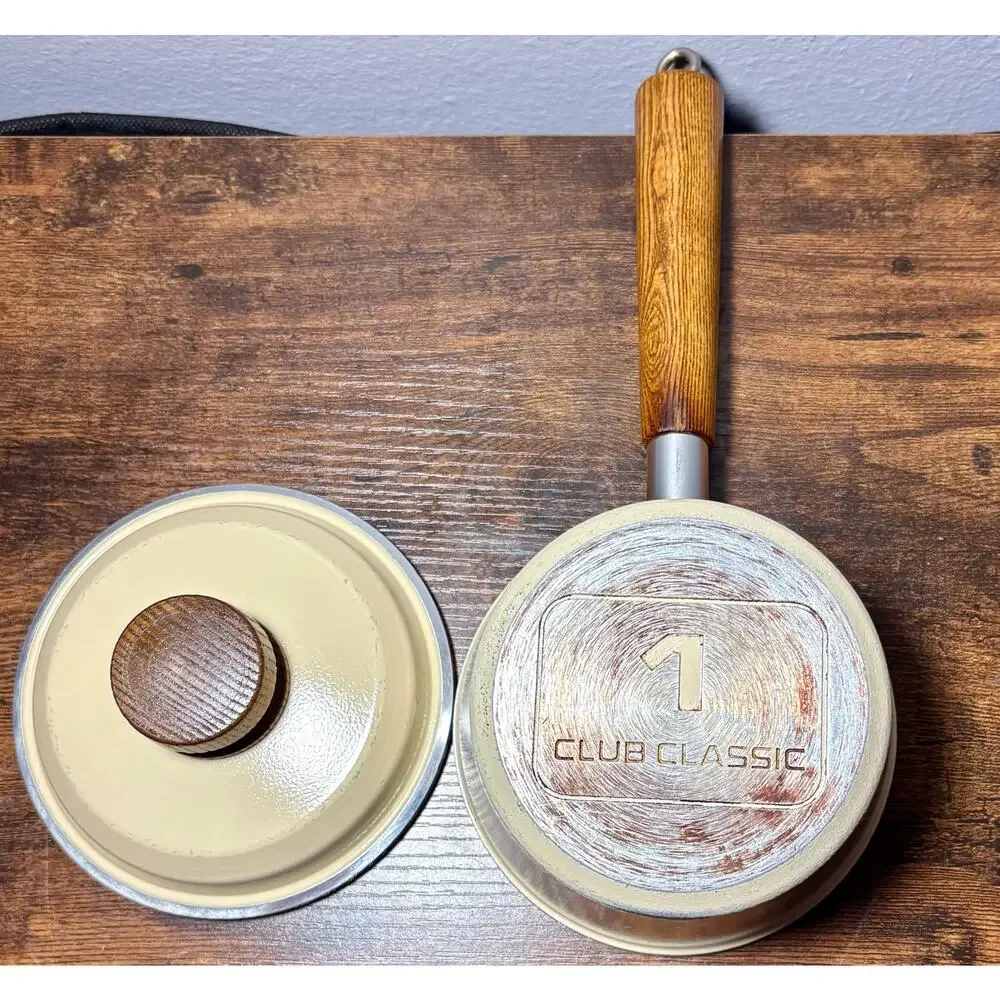 Vintage Club Classic 1 Aluminum 1 Qt Almond Stock Pot with a lid- Wood Handles